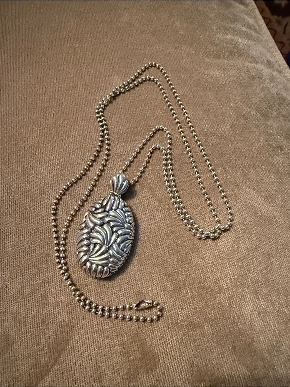 Lagos Sterling Silver floral Oval Pendant Necklace - Silver